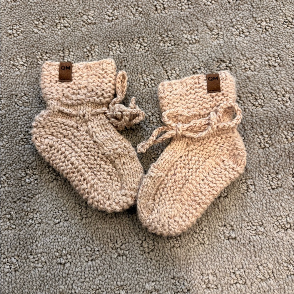 NWOT Quincy Mae booties